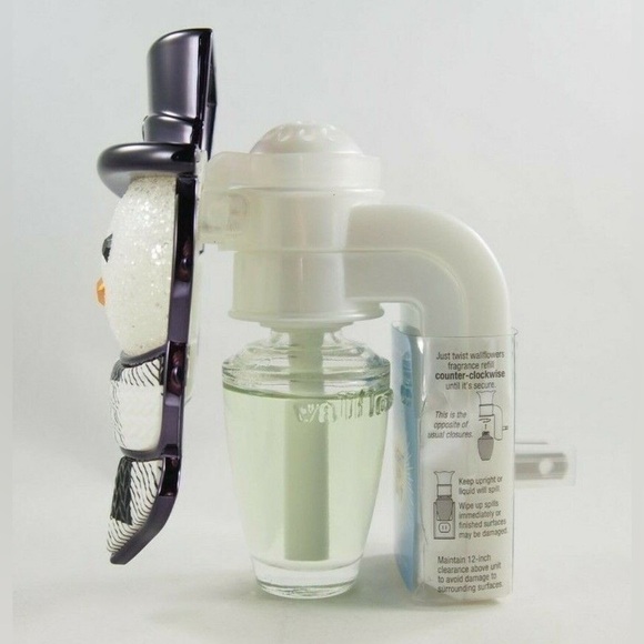 LIMITED EDITION Bath & Body Works Snowman Wallflower Night Light Plug - Picture 3 of 5